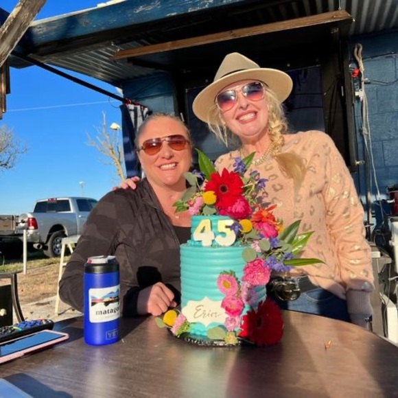 Meet your Posher, Jennifer - Picture 1 of 1